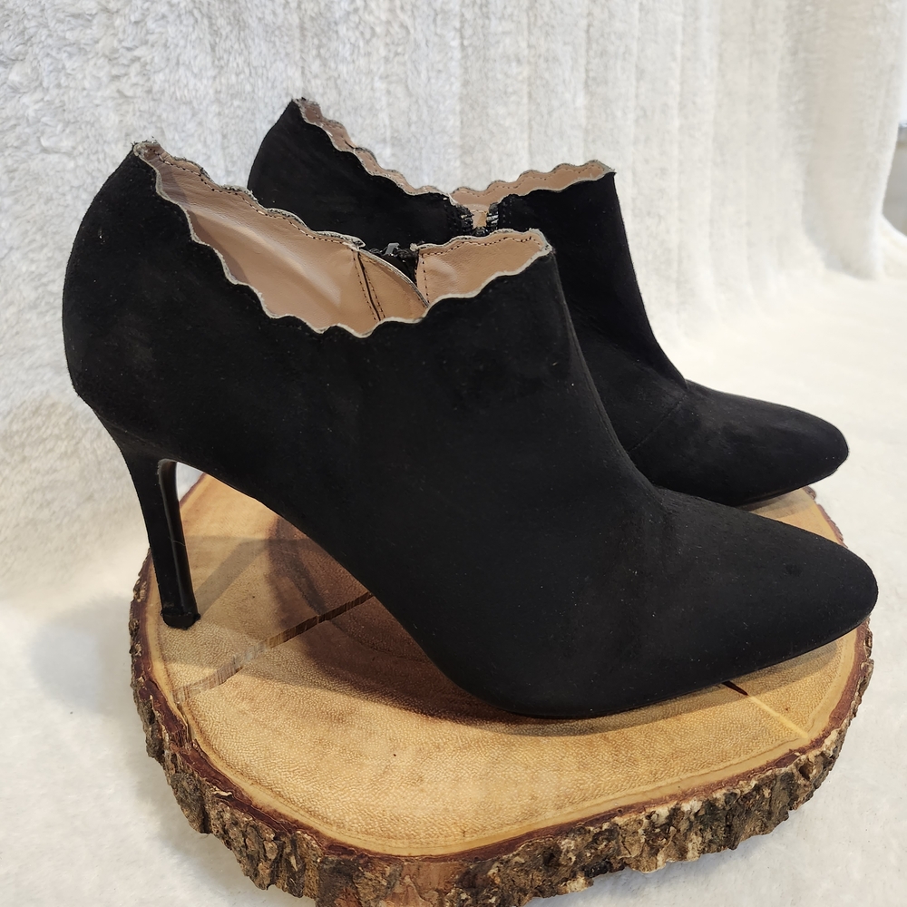 MIA Black Scalloped Heeled Boots